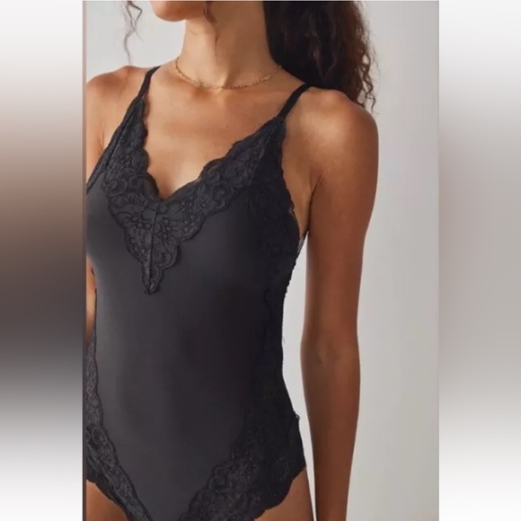 We are HAH/Free People Back Off Bodysuit Noir Size S - Picture 2 of 16